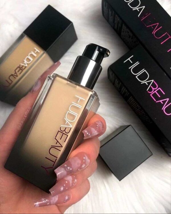 HudaBeauty Puder - Savršena Tehnologija Prekrivanja